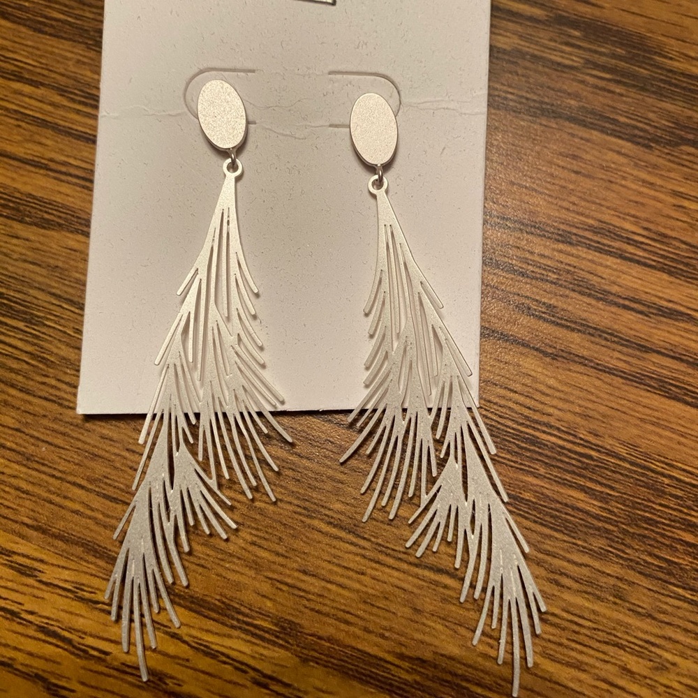 Silver post earrings - Picture 2 of 2